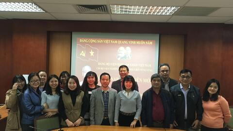 Lễ kết nạp Đảng viên mới Bùi Thị Kim Hương - Chi bộ Viện Nghiên cứu Phát triển bền vững Vùng