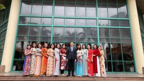 Đoàn viên Công đoàn Viện Hàn lâm Khoa học xã hội Việt Nam hưởng ứng “Tuần lễ áo dài” năm 2021